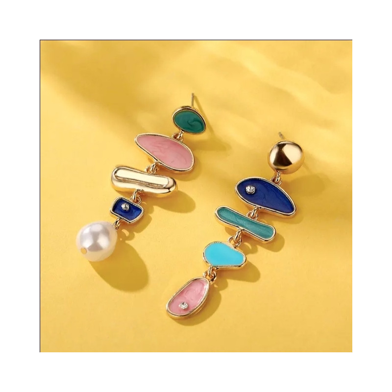 Trendy fashion earrings top