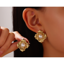 VINTAGE PEARL FLOWER EARRING