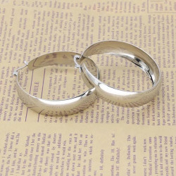CLASSIC HOOP EARRINGS